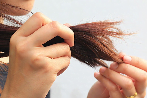 Chăm sóc không đúng cách khiến tóc hư tổn nặng nề