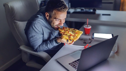 Chế độ sinh hoạt không khoa học có thể gây ra tình trạng bạc tóc sớm