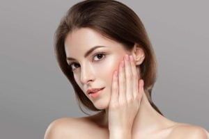 Cách điều trị mụn cho da nhạy cảm: Lời khuyên từ chuyên gia