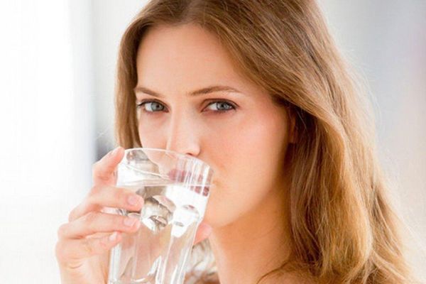 Uống nước lọc mỗi ngày giúp da trắng sáng