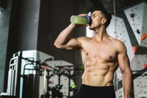 Vì sao cần bổ sung nước khi tập gym? Tập gym nên uống nước gì?
