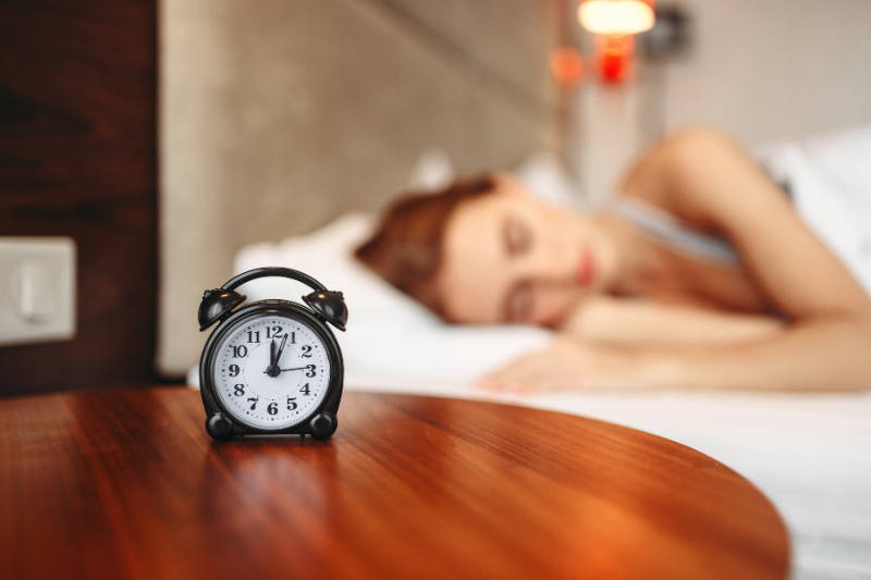 Duy trì thói quen đi ngủ và thức dậy đúng giờ