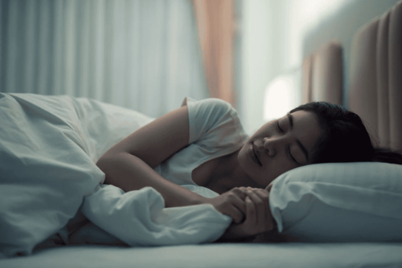 Khi ngủ nên chọn môi trường yên tĩnh, không ánh sáng xanh để giấc ngủ chất lượng