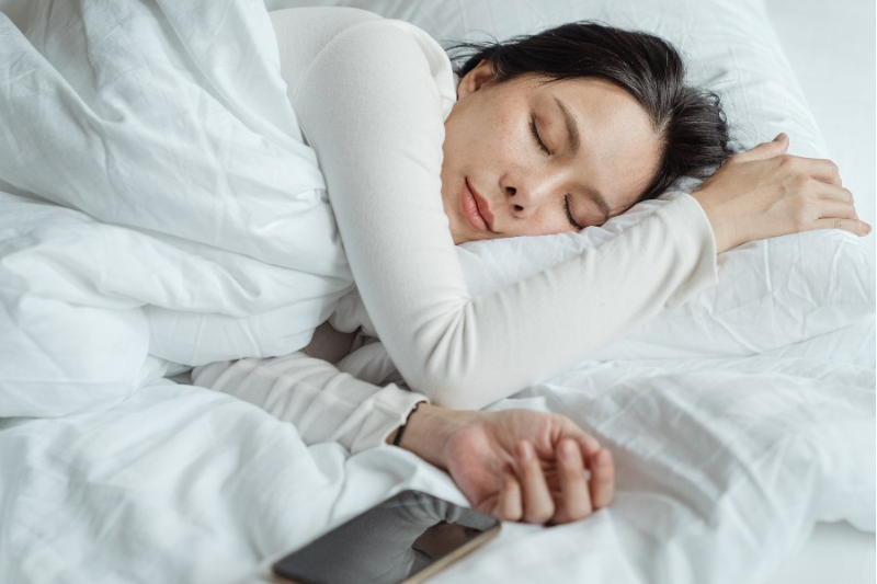 Ngủ đủ giấc cơ thể sẽ duy trì sự cân bằng, giảm nguy cơ tăng cân 