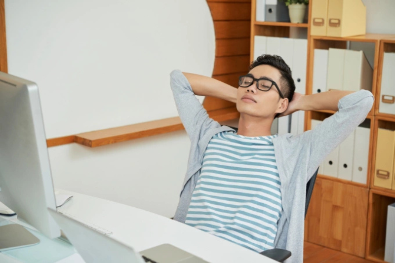 Ngủ trưa có tốt không? Ngủ trưa giúp củng cố trí nhớ, giảm căng thẳng và nguy cơ đau tim