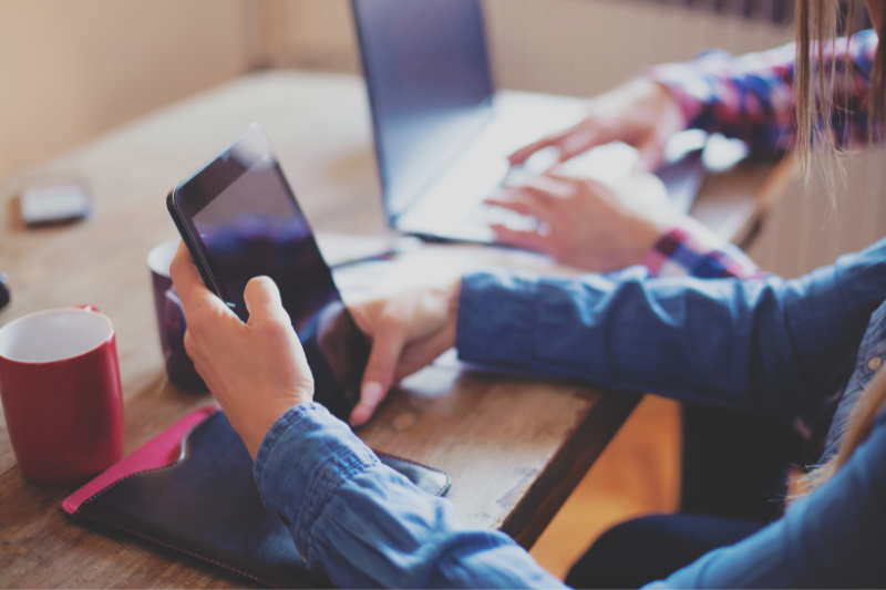 Có nên dùng thiết bị đeo theo dõi giấc ngủ không? 7 Dễ nảy sinh tình trạng phụ thuộc công nghệ