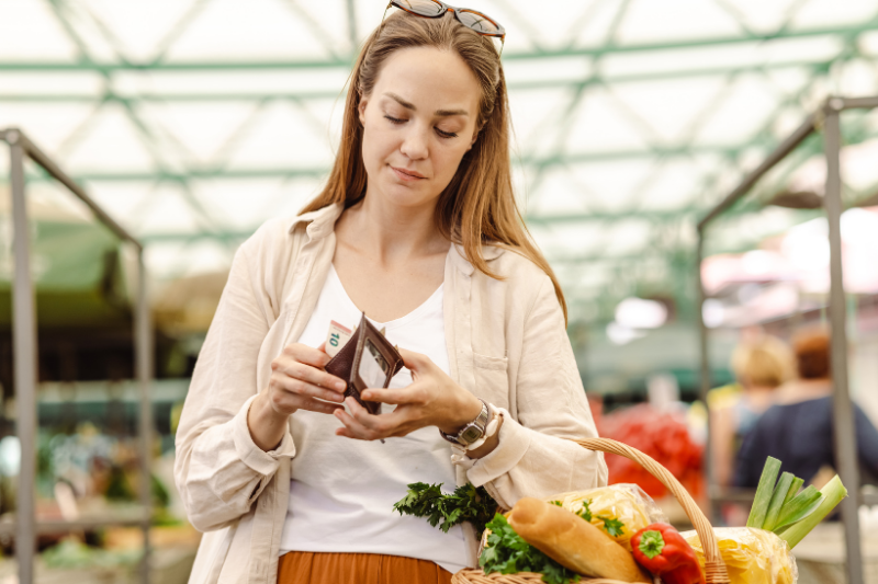 Giá thành của collagen dạng nước khá cao