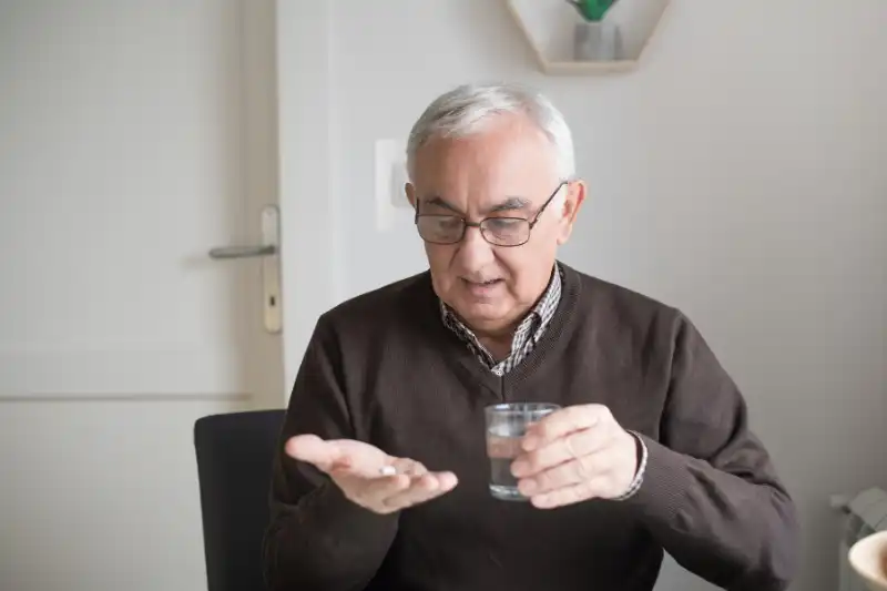 Độ tuổi uống magie và liều lượng khuyến nghị từ chuyên gia 13 Người trên 51 tuổi nên bổ sung magie định kỳ