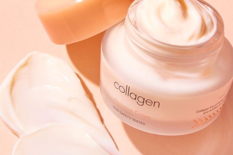 Kem dưỡng collagen là mỹ phẩm chăm sóc da có chứa collagen để da săn chắc, đàn hồi và mịn màng