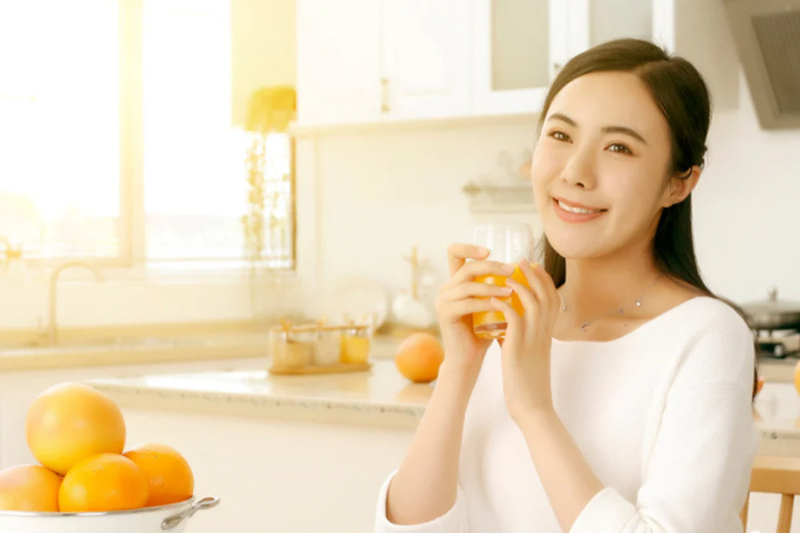 Uống vitamin C khi nào để tối ưu khả năng hấp thụ? 5 Uống bổ sung vitamin C sau bữa trưa