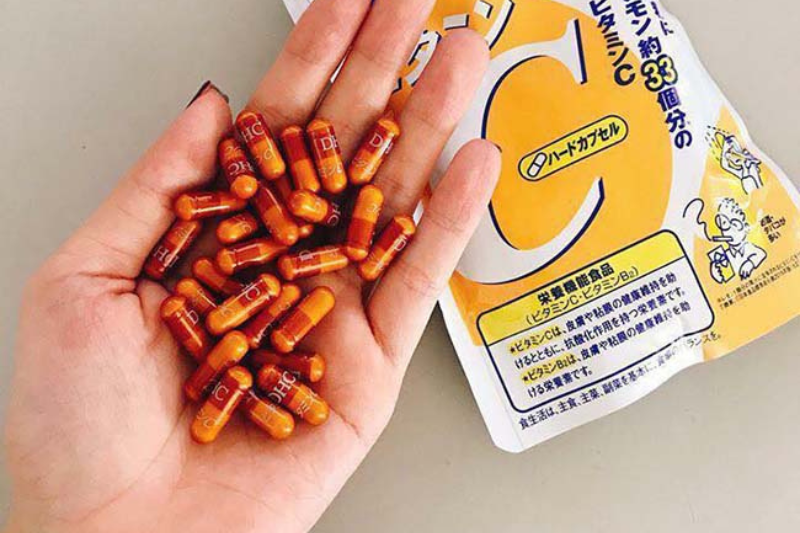 Viên uống bổ sung vitamin C giúp làm đẹp da