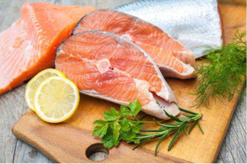 Omega 3 có trong thực phẩm nào? Cá béo và hải sản là thực phẩm được ưu tiên