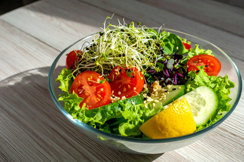 Trộn salad dầu hạt lanh