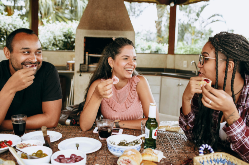 Tại sao uống vitamin C bị đau bụng và cách khắc phục hiệu quả 5 Nên uống vitamin C sau ăn sáng hoặc trưa