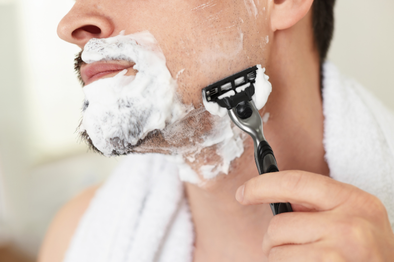 Thói quen cạo râu có thể gây kích ứng da