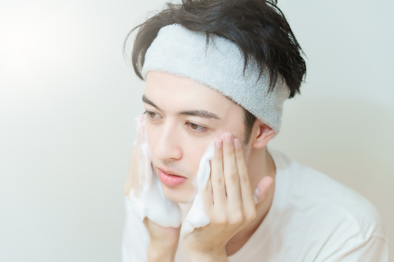 Sử dụng sữa rửa mặt 1-2 lần/ngày để làm sạch da