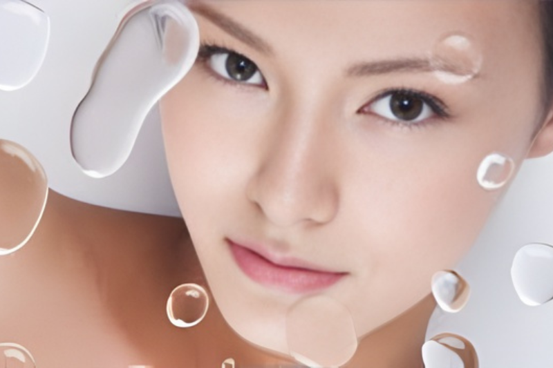 Lớp bảo vệ da giúp khóa ẩm tự nhiên để làn da luôn mềm mại, căng bóng