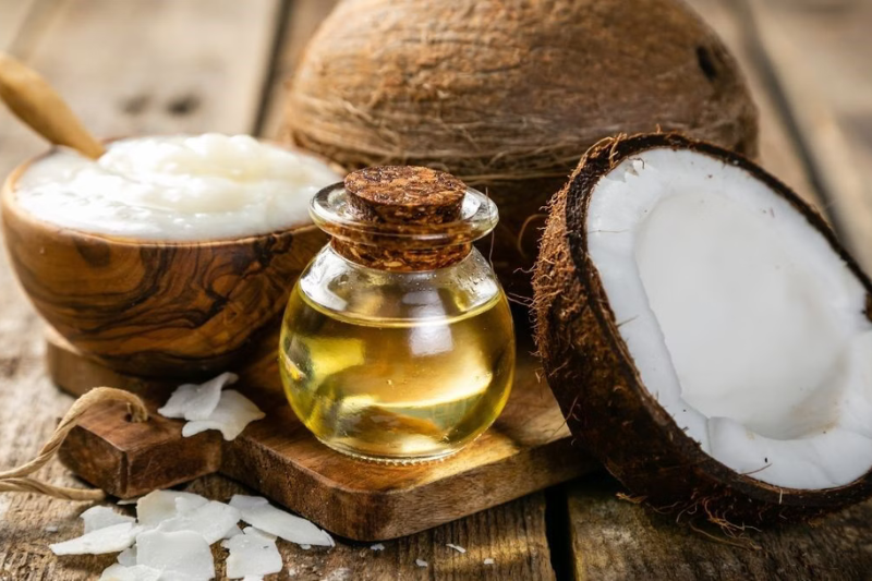 Dầu dừa là dầu thực vật được chiết xuất từ quả dừa, có hàm lượng chất béo cao
