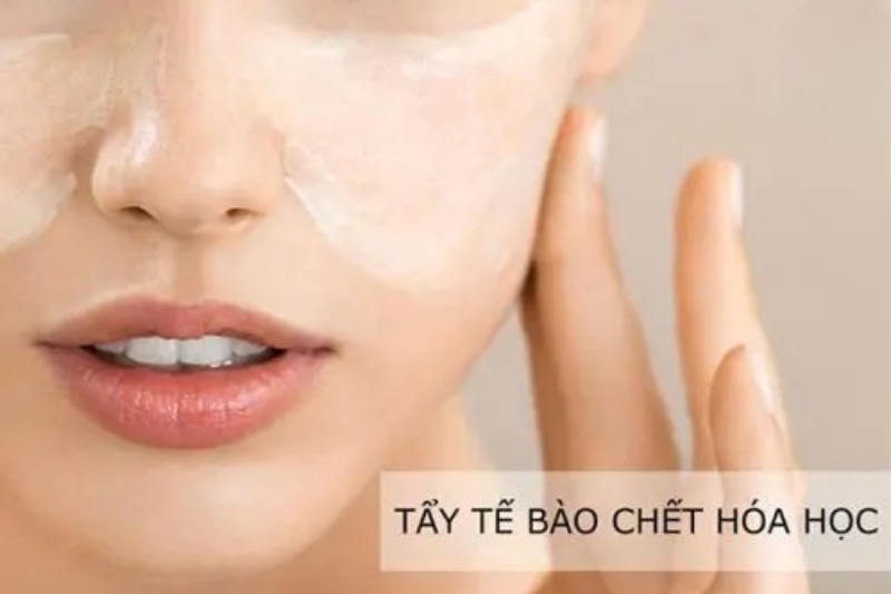 Tẩy da chết hóa học cũng được nhiều người lựa chọn vì tính hiệu quả và không cần chà xát lên da