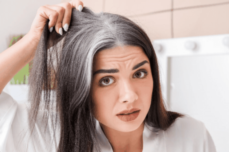 Tóc bạc sớm có thể là dấu hiệu thiếu hụt vi chất