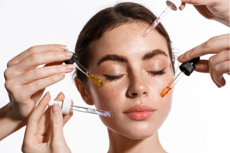 Retinol là gì và có tác dụng gì trong chăm sóc da 2 Retinol là gì? Retinol thuộc nhóm retinoids giúp hỗ trợ và cải thiện làn da khỏe mạnh hơn
