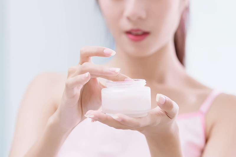 Khám phá những tác dụng chính của vitamin A cho da 4 Vitamin A hỗ trợ cấp ẩm, duy trì độ mềm mại cho da