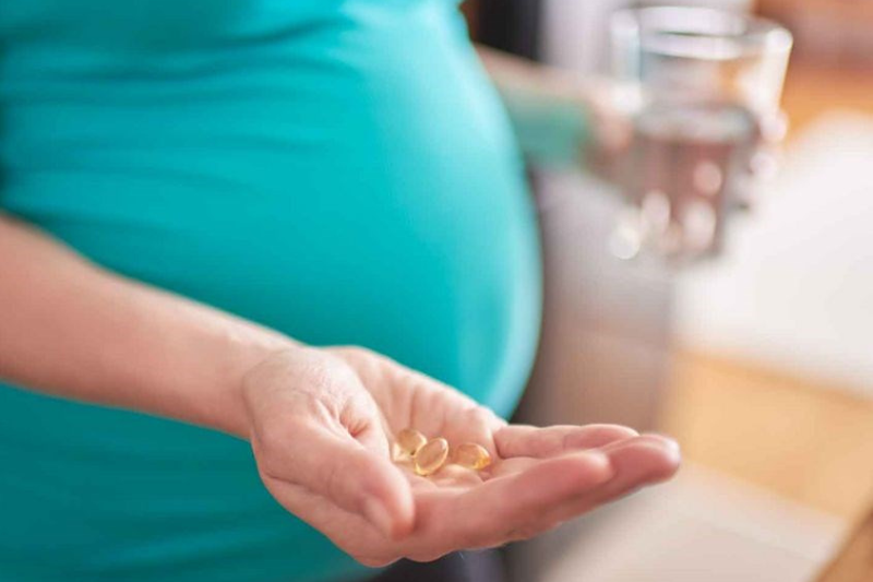 Phụ nữ mang thai và cho con bú cần bổ sung vitamin A theo khuyến nghị để an toàn và hiệu quả