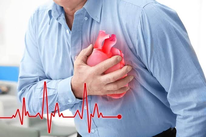 Ảnh hưởng của tình trạng stress kéo dài lên cơ thể 2 Sức khỏe tim mạch bị ảnh hưởng khi phải chịu đựng stress kéo dài